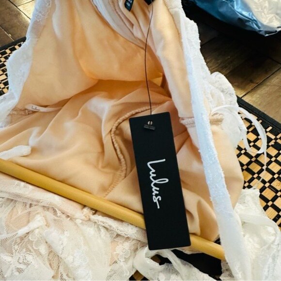 Lulu’s Be Mine Forever White Floral Lace Ruched Bodycon Dress Size Medium - Picture 12 of 16